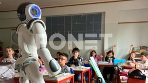 Roboti za pomoć deci i učenju